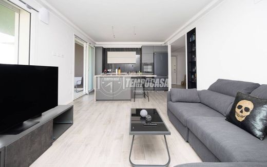 Apartment / Etagenwohnung in Seriate, Provincia di Bergamo