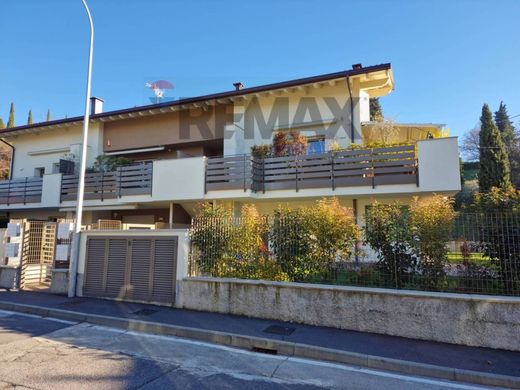 Apartment in Mozzo, Provincia di Bergamo