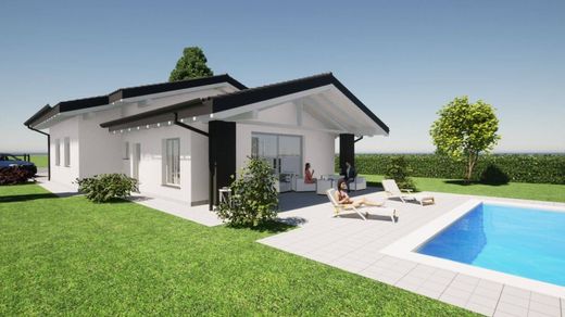 Villa in Gallarate, Provincia di Varese