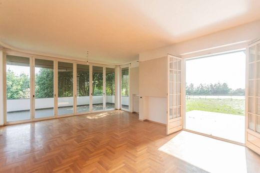 Villa en Cassano Magnago, Provincia di Varese
