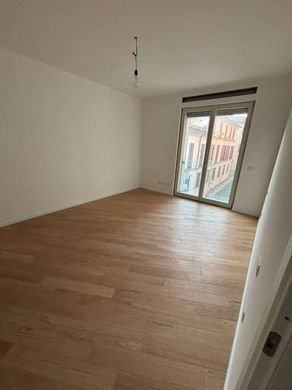 Apartment / Etagenwohnung in Pavia, Provincia di Pavia