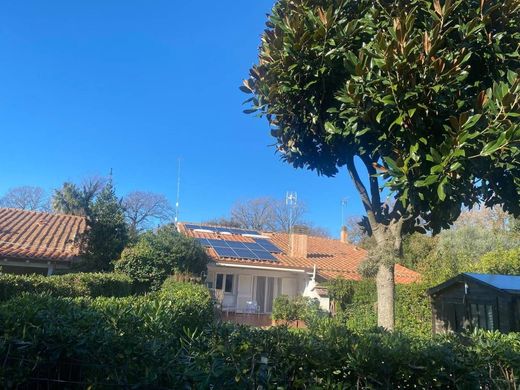 Villa in Ladispoli, Rome