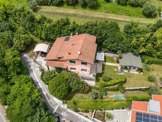 Villa en Roè Volciano, Provincia di Brescia