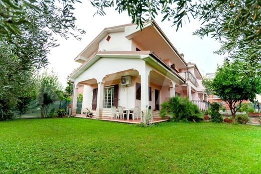 Villa in Ciampino, Rome