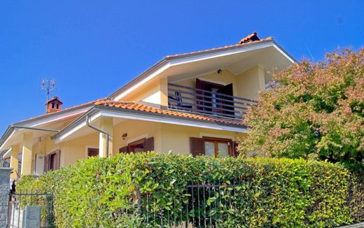 Villa in Giaveno, Turin
