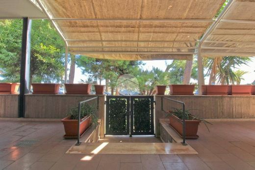 Appartement in Roseto degli Abruzzi, Provincia di Teramo