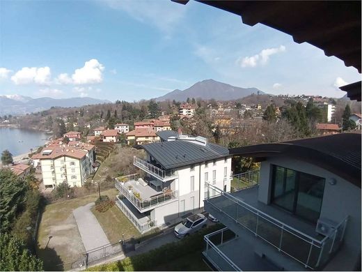 Penthouse in Leggiuno, Provincia di Varese