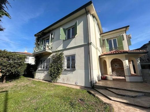 Villa - Viareggio, Provincia di Lucca