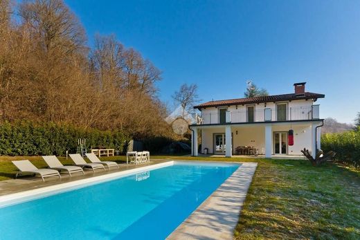 Villa in Pecetto, Turin