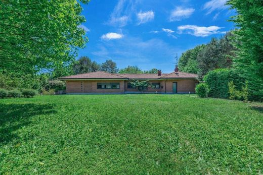 Villa in Bregnano, Provincia di Como