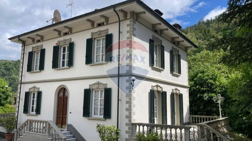 Villa en Bagni di Lucca, Lucca