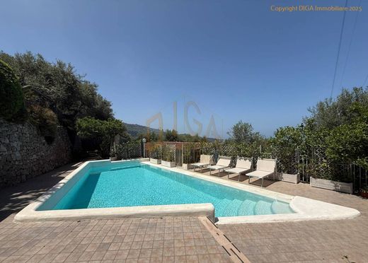 Apartment / Etagenwohnung in Sorrent, Neapel