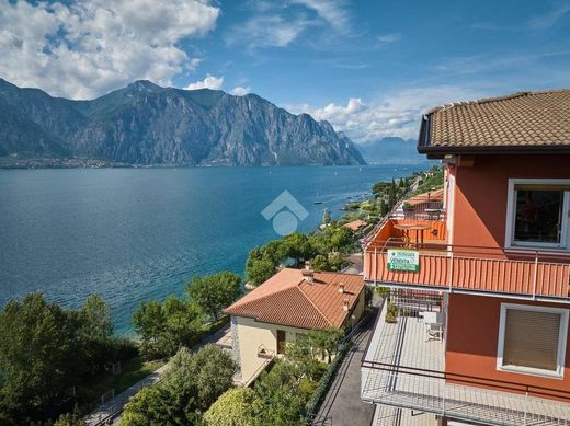 Apartment / Etagenwohnung in Malcesine, Provincia di Verona