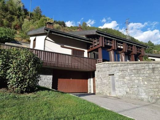 Villa Santa Caterina, Sondrio ilçesinde