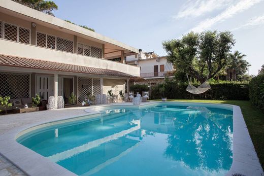 Villa in Fiumicino, Rome