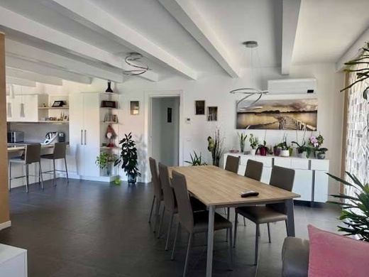 Villa a Duino-Aurisina, Trieste