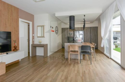 Βίλα σε Uboldo, Provincia di Varese