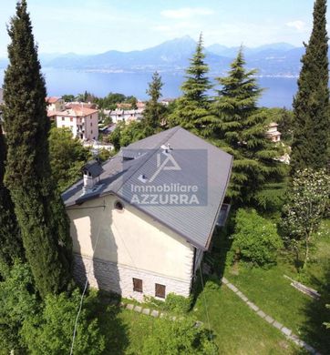 Villa in San Zeno di Montagna, Provincia di Verona