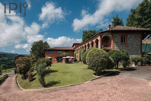 Villa in Monastero Bormida, Provincia di Asti