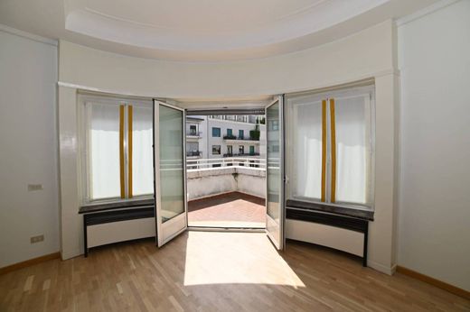 Apartment / Etagenwohnung in Mailand, Lombardei