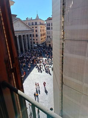 Apartment / Etagenwohnung in Rom, Latium