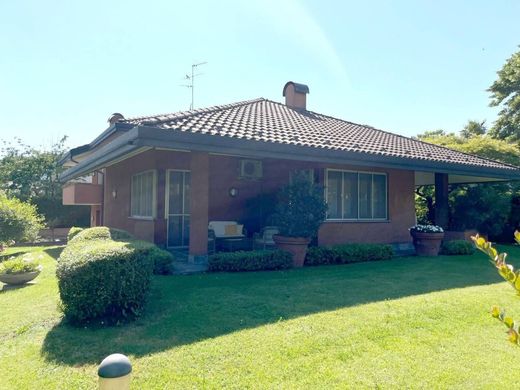 Villa - Trezzano sul Naviglio, Milão