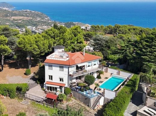 Villa in Cipressa, Provincia di Imperia