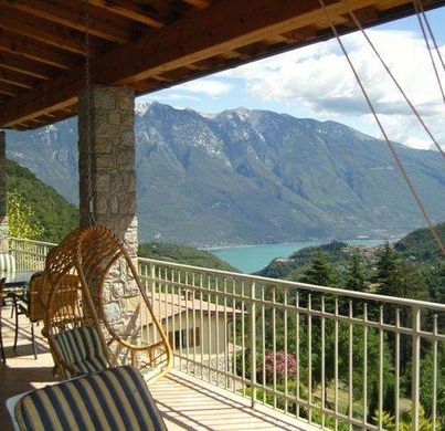 Villa in Tremosine, Provincia di Brescia