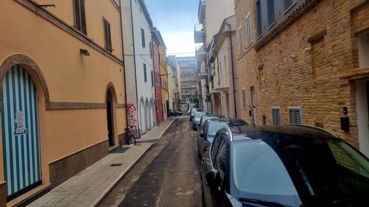 Villa in San Benedetto del Tronto, Ascoli Piceno