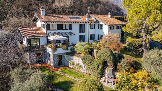 别墅  Salò, 布雷西亚省