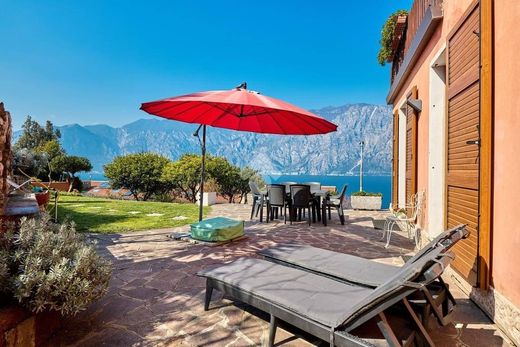 Reihenhaus in Malcesine, Provincia di Verona
