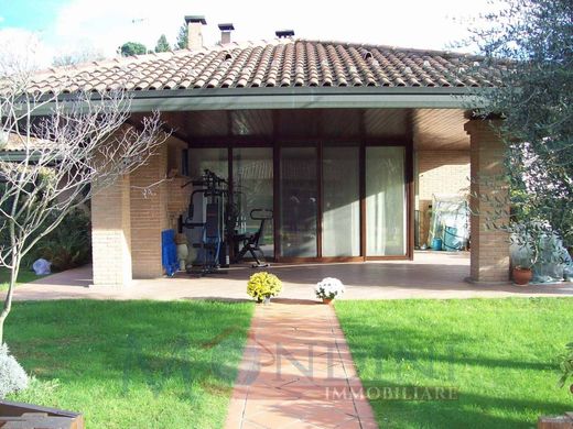 Villa - Besnate, Provincia di Varese