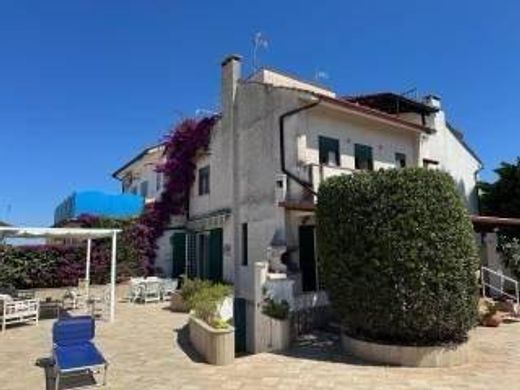 Villa - Terracina, Provincia di Latina