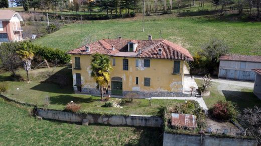 Villa a Saluzzo, Cuneo