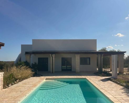 Villa in Ostuni, Provincia di Brindisi