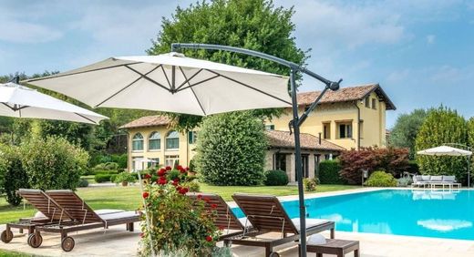 Villa in Costigliole d'Asti, Provincia di Asti