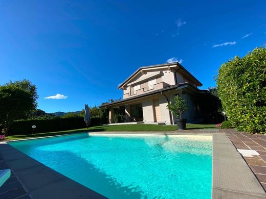Villa in Montorfano, Provincia di Como
