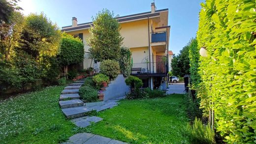 Villa in Cornaredo, Milan