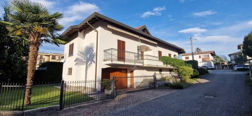Villa in Gazzada Schianno, Provincia di Varese