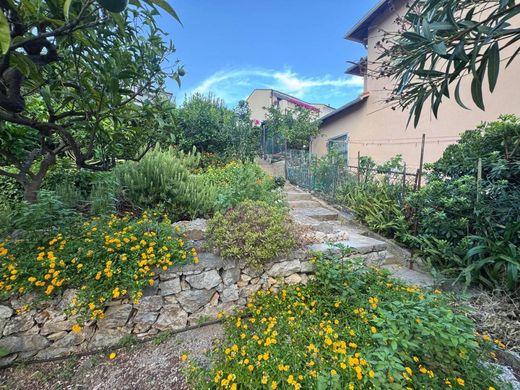 Villa en Borgio, Provincia di Savona