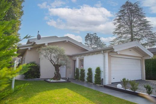 Villa in Villa Guardia, Provincia di Como