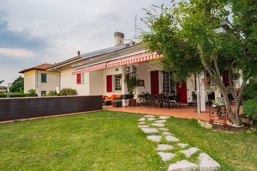 Villa a San Vittore Olona, Milano