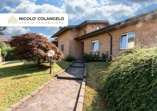 Villa in Cesate, Milan