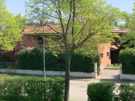 Villa in Granarolo dell'Emilia e Viadagola, Bologna