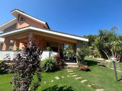 Villa in Caltanissetta, Provincia di Caltanissetta