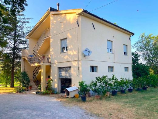 San Ginesio, Provincia di Macerataのカントリーハウス