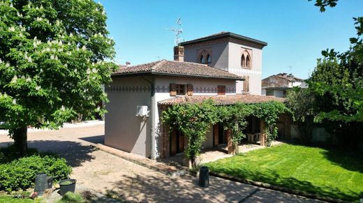 Villa a Bassano Bresciano, Brescia