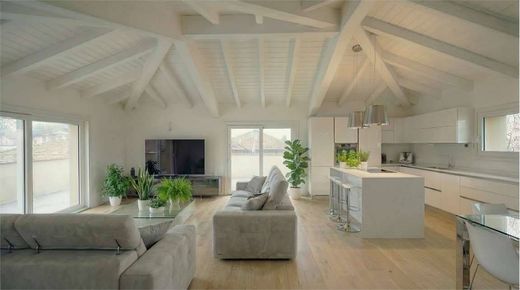 Penthouse in Albinea, Provincia di Reggio Emilia