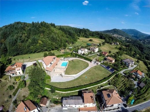 Villa in Piazza al Serchio, Provincia di Lucca