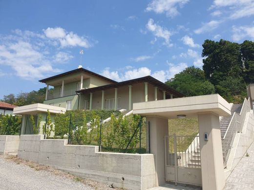 Villa a Tortona, Alessandria